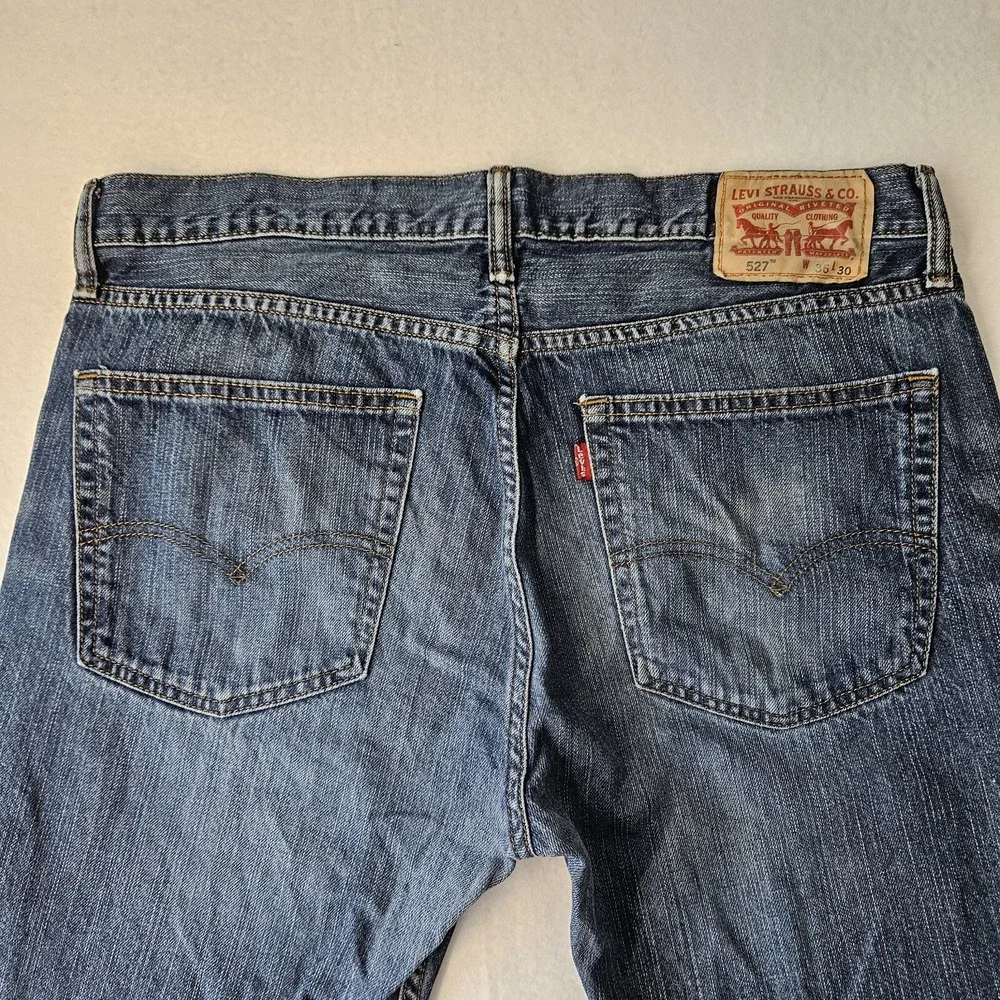 Levis levi 527